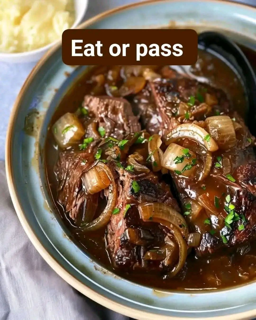 Slow Cooker Stewed Beef with Onion