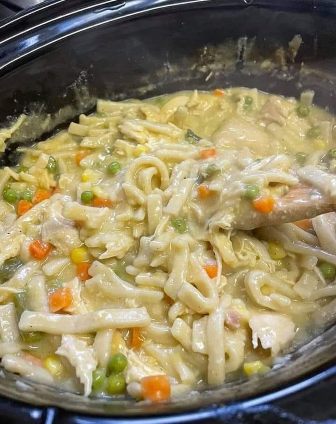 Hearty Crockpot Chicken Noodle Casserole