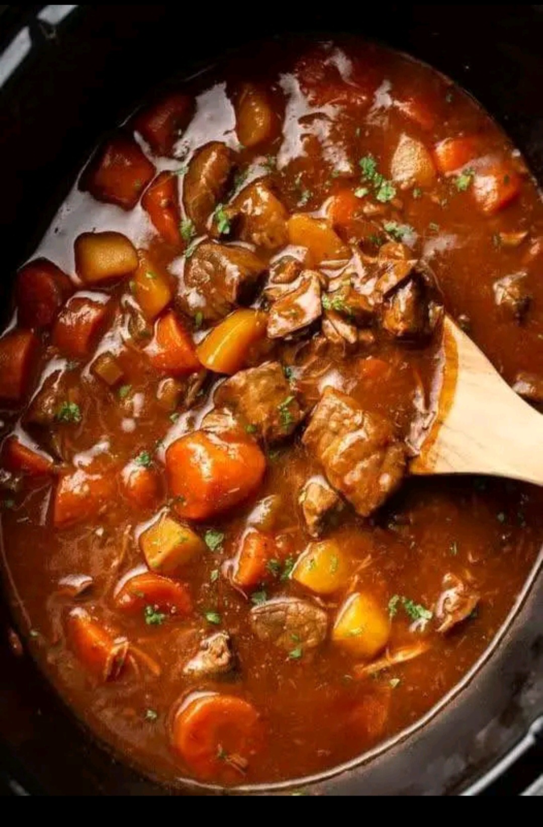 Easy Hearty Beef Stew in the Crockpot