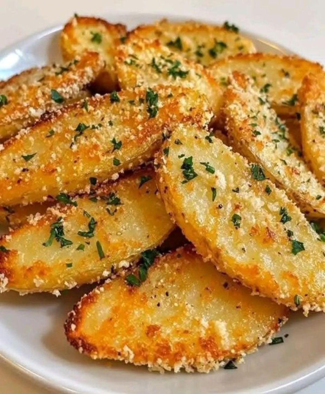 Irresistible Baked Garlic Parmesan Potato Wedges Recipe