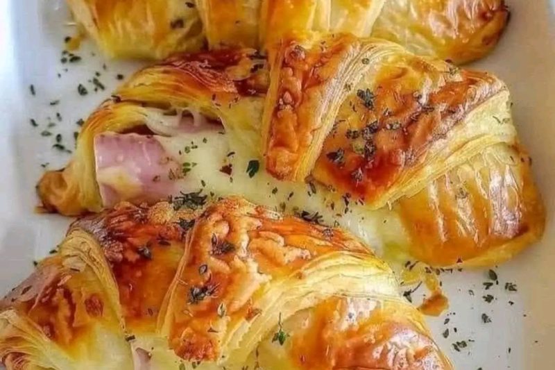 Baked Ham and Cheese Croissants