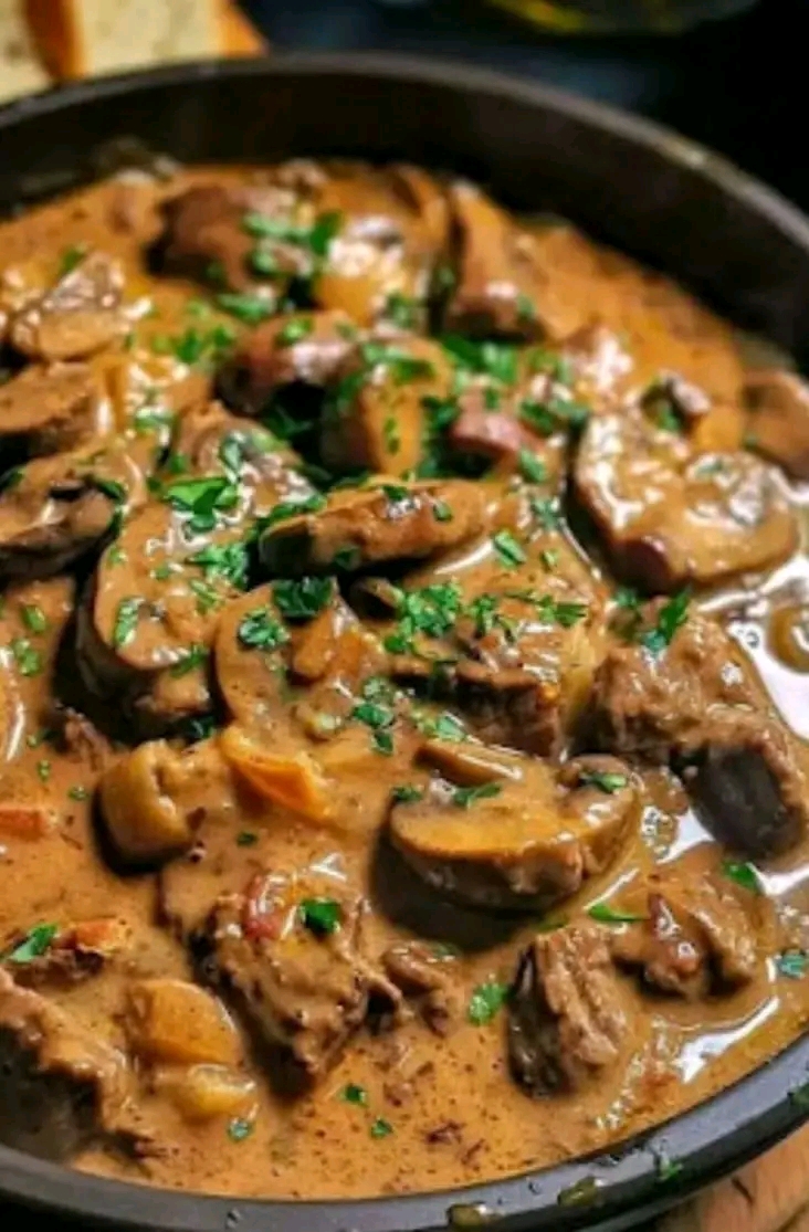 Slow Cooker Creamy Beef Tips with Mushrooms