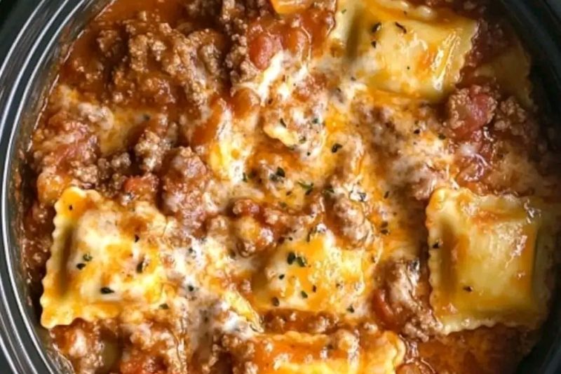 Easy Slow Cooker Ravioli Lasagna
