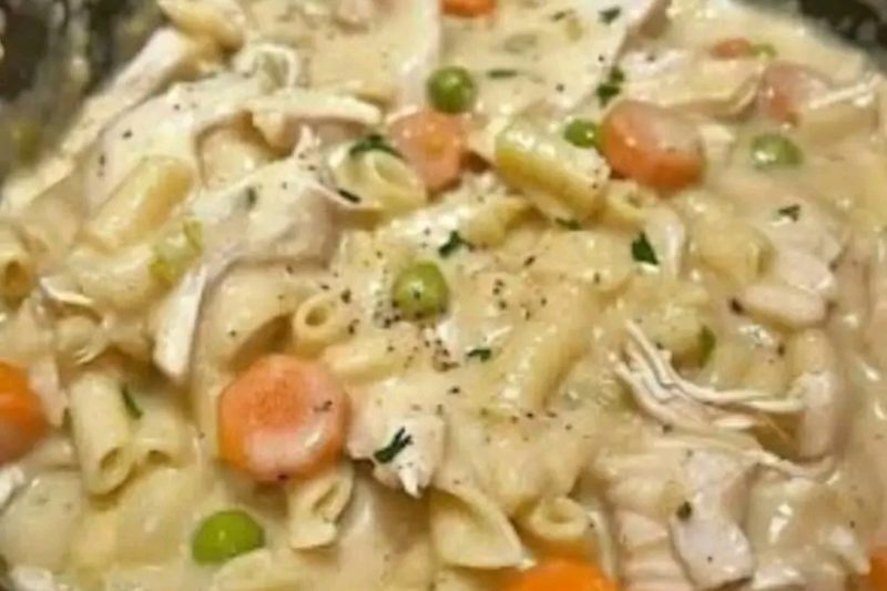 Hearty Crockpot Chicken and Noodles