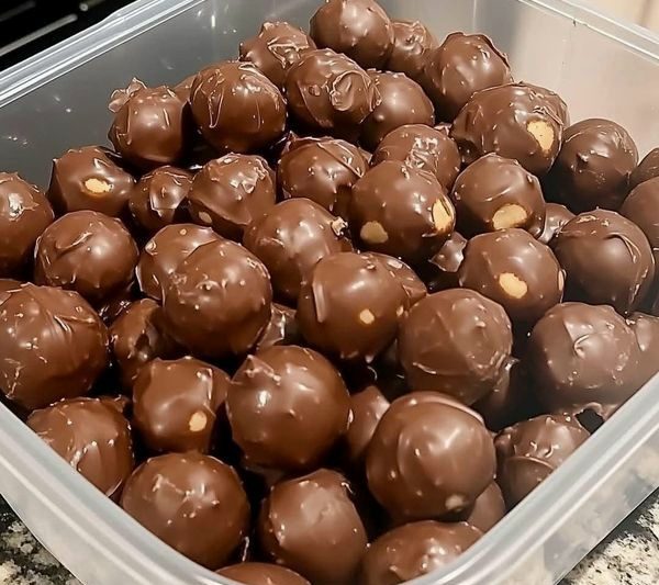 Christmas Peanut Butter Balls