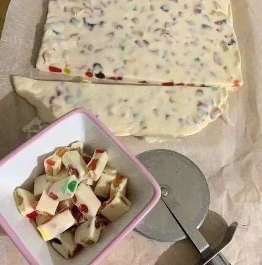 The Easiest No-Bake Nougat Bars