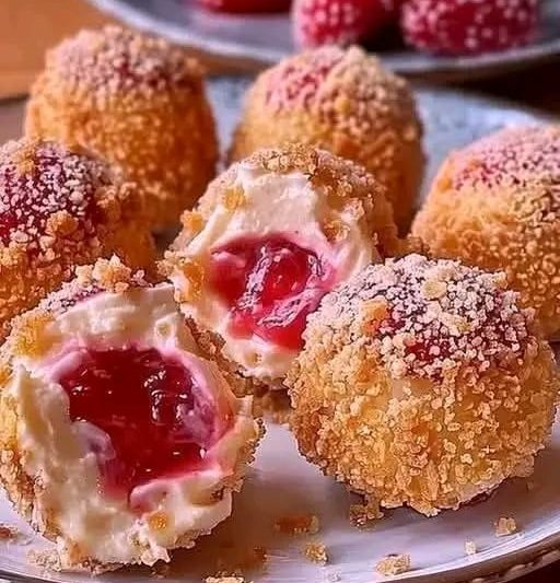 Irresistible Strawberry Cheesecake Crunch Bites