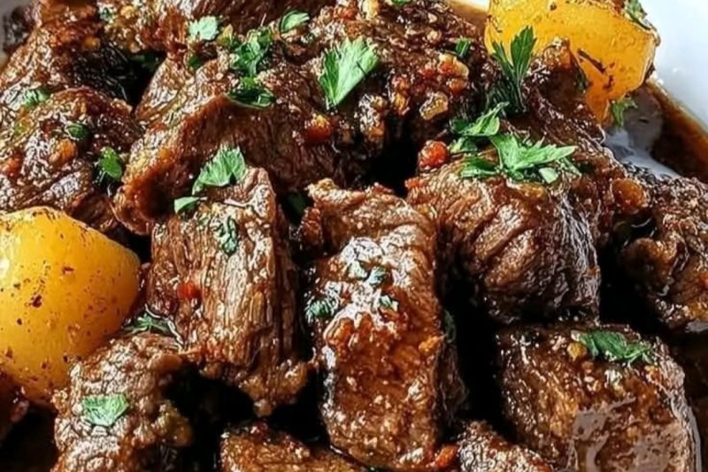 Crockpot Garlic Butter Steak Bites