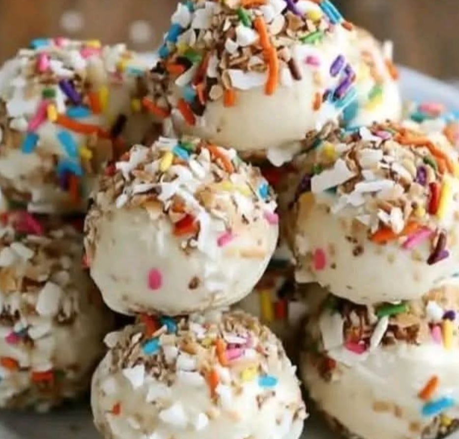 Easy No-Bake Coconut Cream Balls