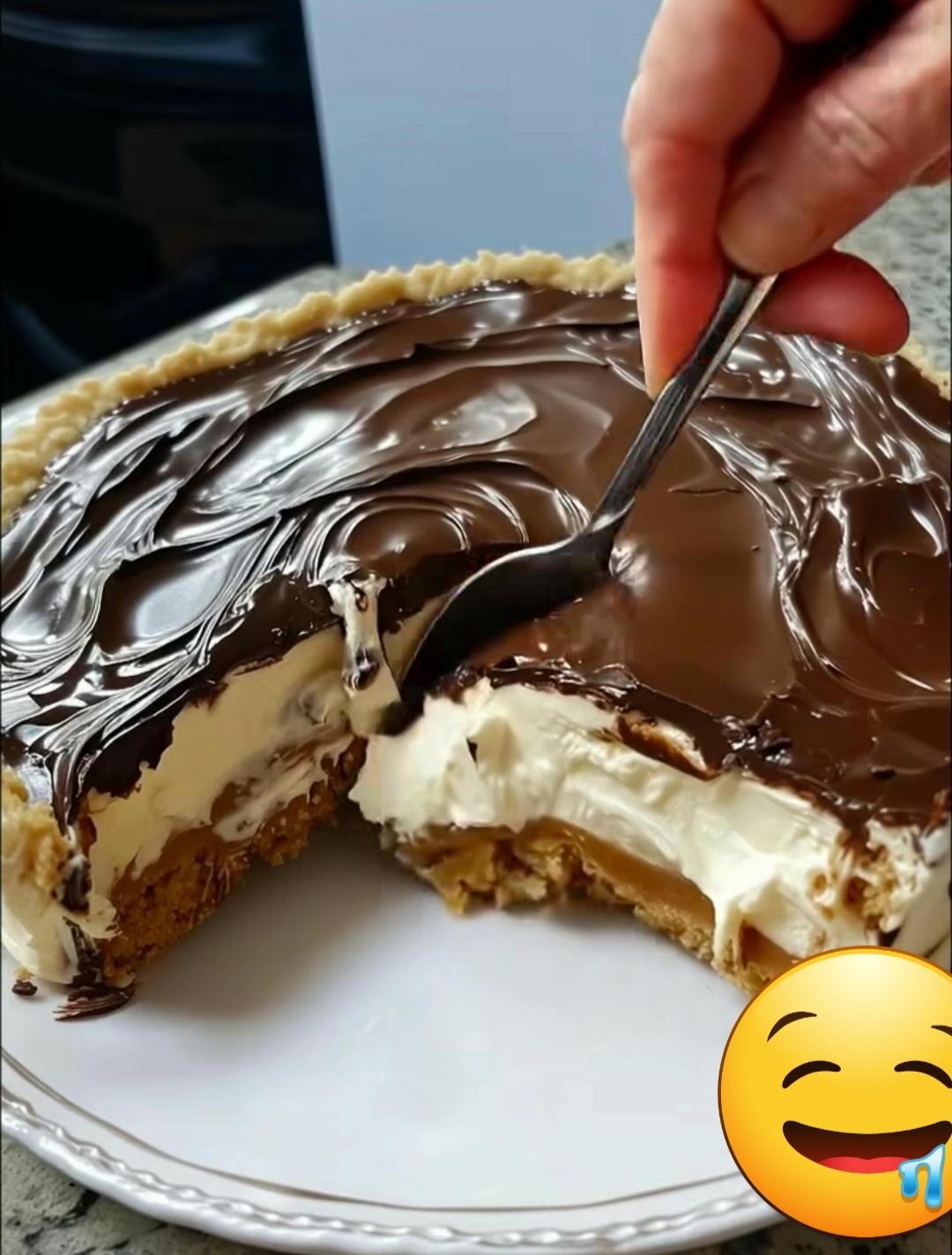 Irresistible No-Bake Chocolate Eclair Cake