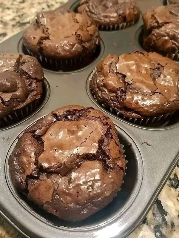 Irresistibly Moist Chocolate Muffins