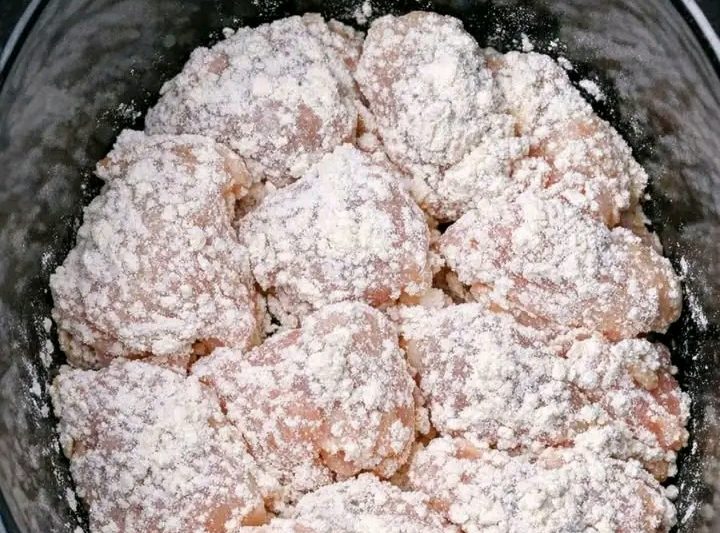 Slow Cooker Sriracha Chicken