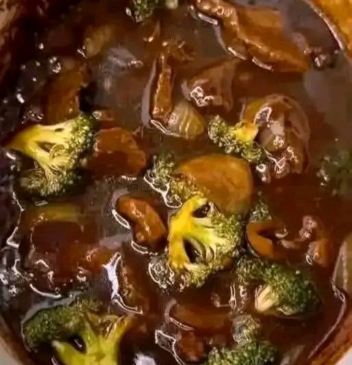 Easy Slow Cooker Beef and Broccoli Recipe