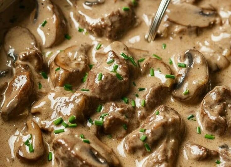 Creamy Slow Cooker Stroganoff