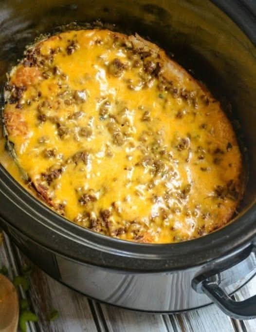 Slow Cooker Cheeseburger Casserole