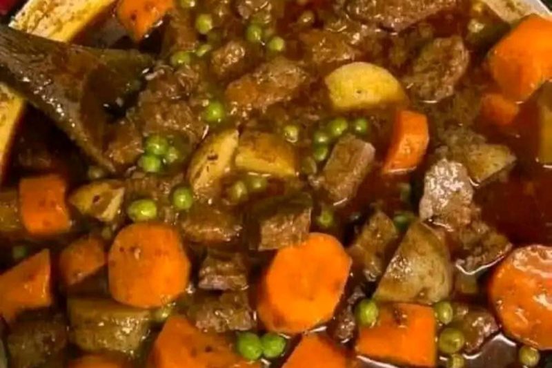 Irresistible Slow Cooker Beef Stew Delight