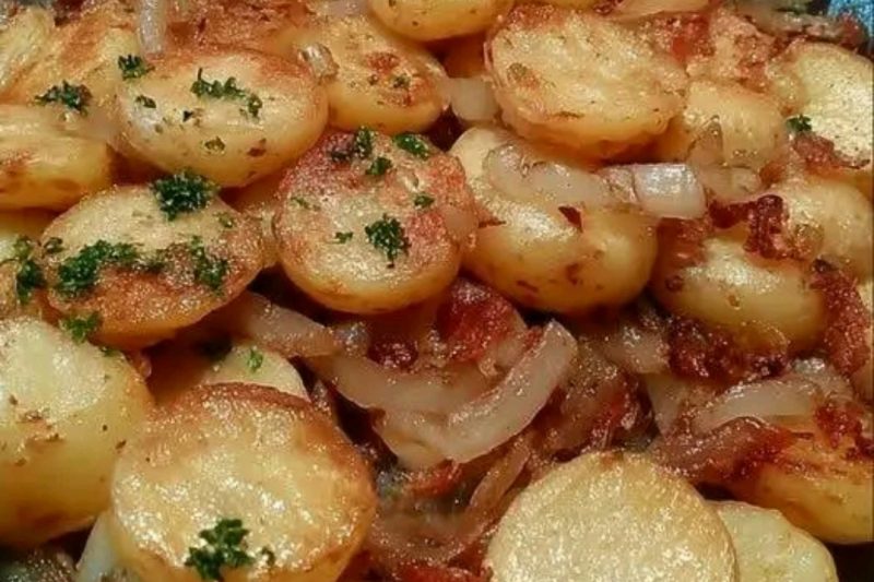 Crispy Pan Fried Potatoes with Onions