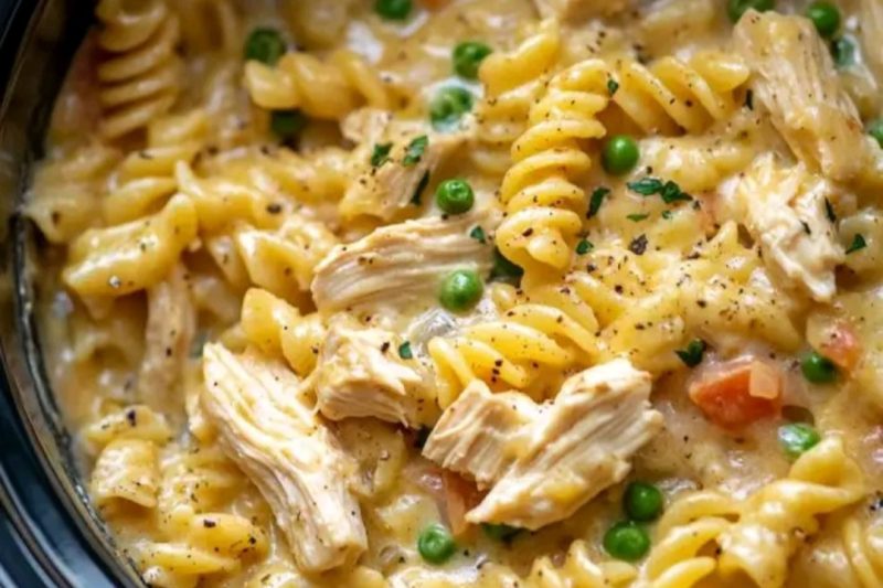 Slow Cooker Chicken Pot Pie Pasta