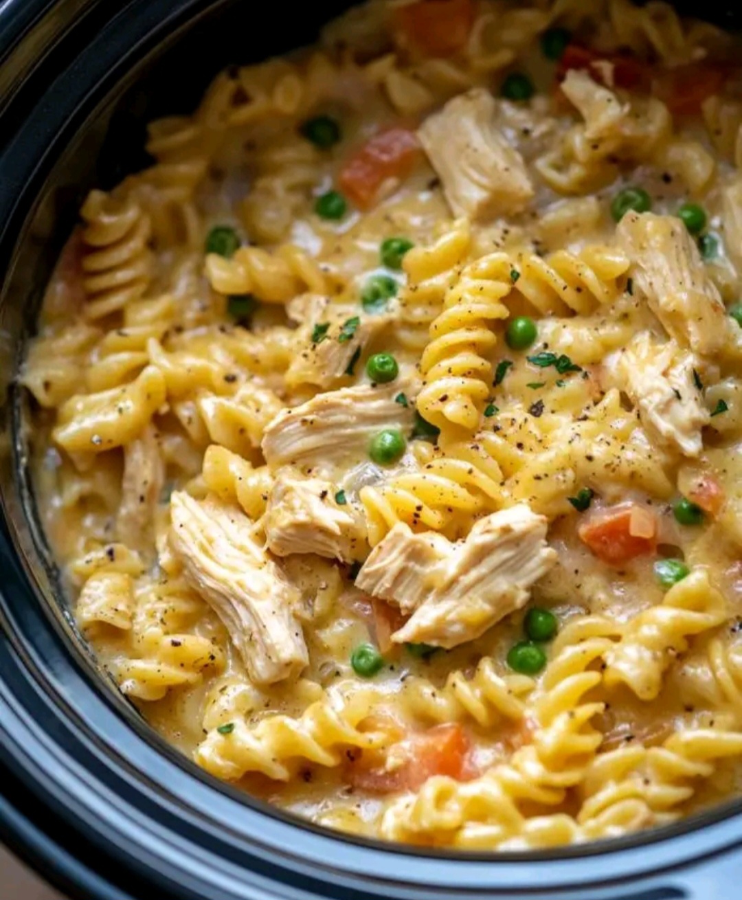 Slow Cooker Chicken Pot Pie Pasta