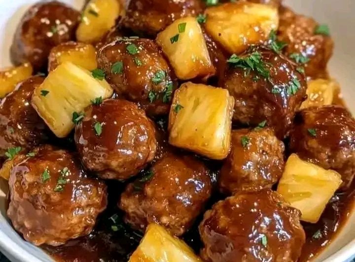 Slow Cooker Pineapple Barbecue Meatballs